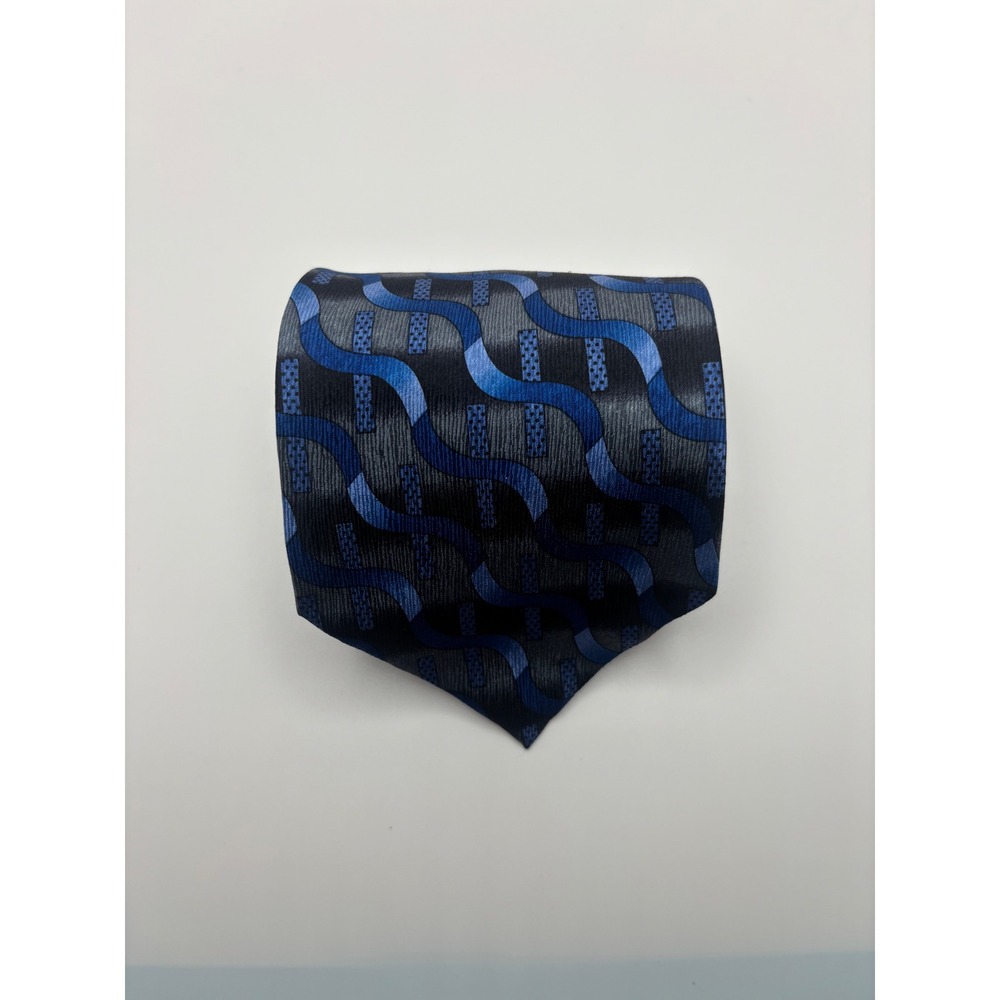 Louis Roth Mens Silk Necktie Blue Grey Geometric Wave Pattern Made in USA